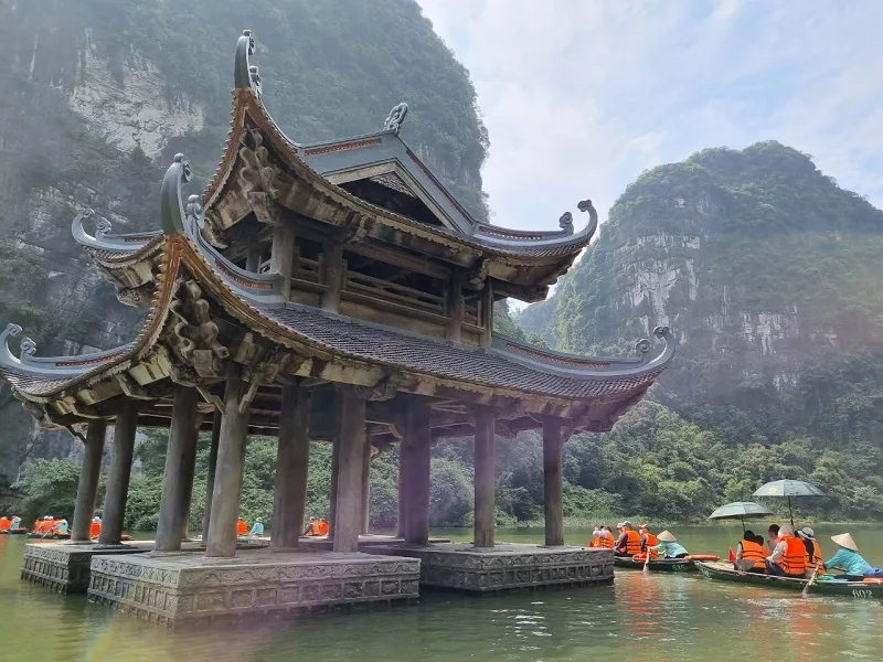 Nên đi Tràng An Ninh Bình vào thời điểm nào?